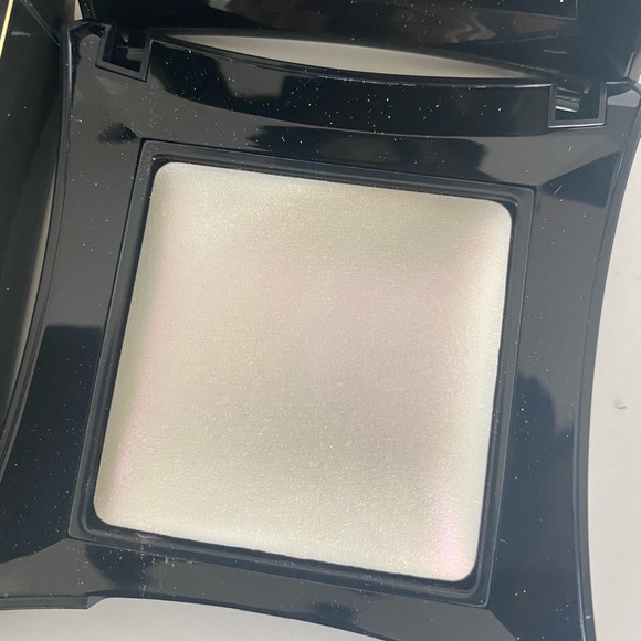 [NWT] Illamasqua Beyond Powder in Daze - Picture 2 of 5